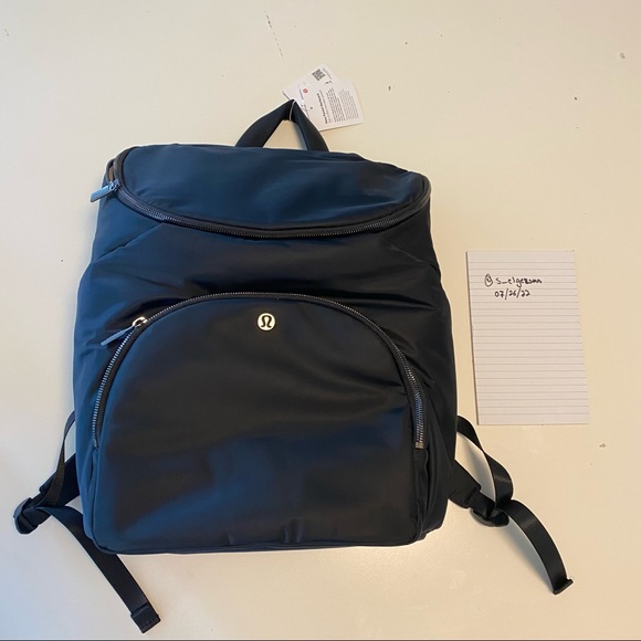 Lululemon New Parent Backpack 17L - Picture 5 of 9